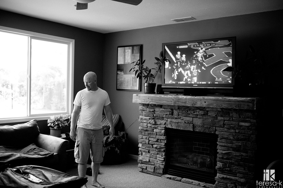 getting ready image from Roseville wedding