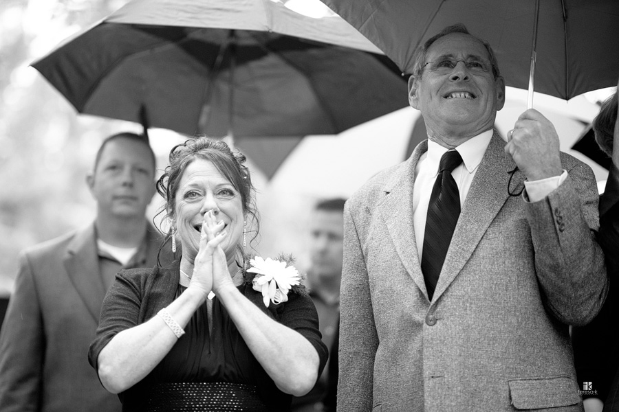 Newcastle Wedding Garden images by Teresa K photography rain didn't stop my outdoor wedding