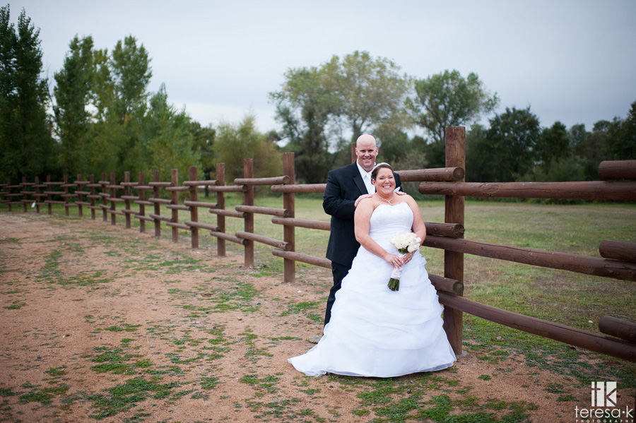 Newcastle Wedding Garden images by Teresa K photography beautiful open pasture photographs of bride and groom