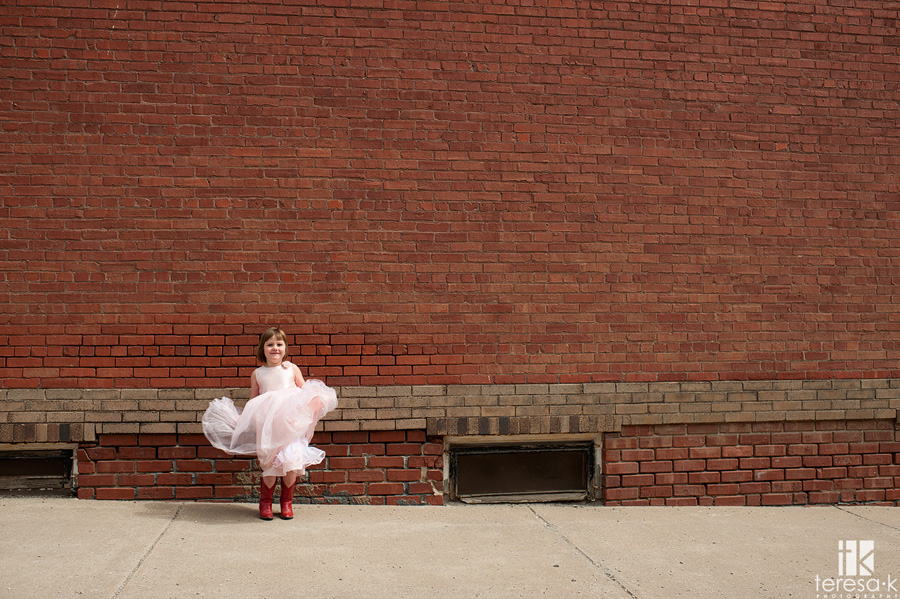 Sacramento area wedding and portrait photographer best of 2011 fun little girl in pink skirt