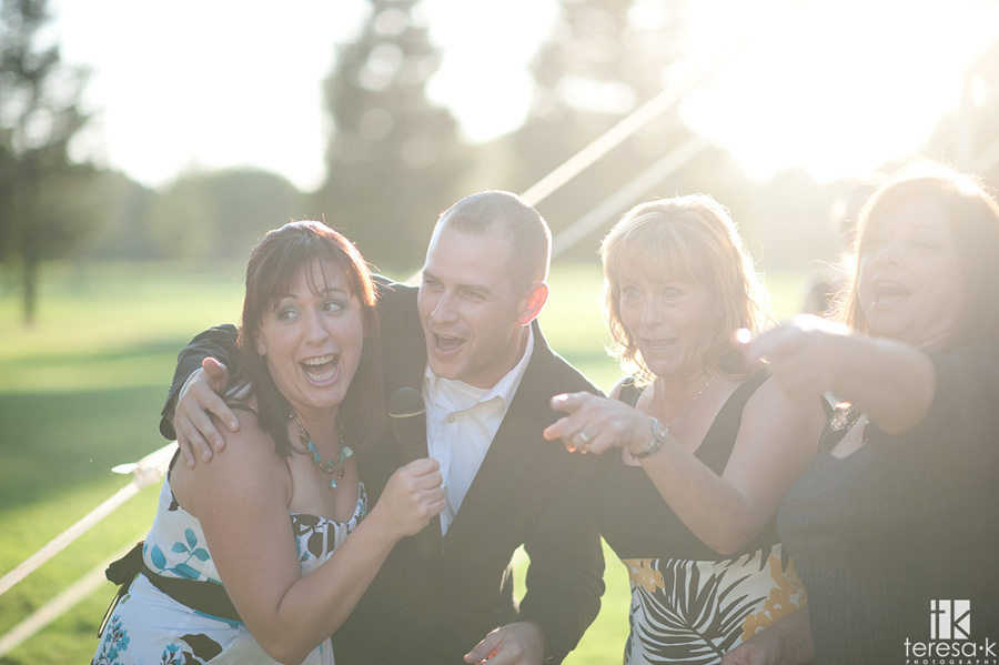 Sacramento area wedding and portrait photographer best of 2011 guests serenade bride and groom
